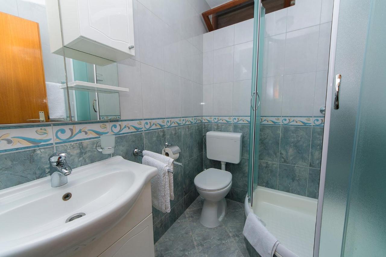 Apartments By The Sea Brela, Makarska - 20778 Extérieur photo